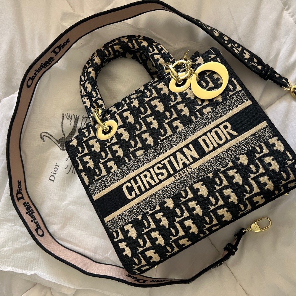 Oblique Black and Cream Logo Shoulder Bag